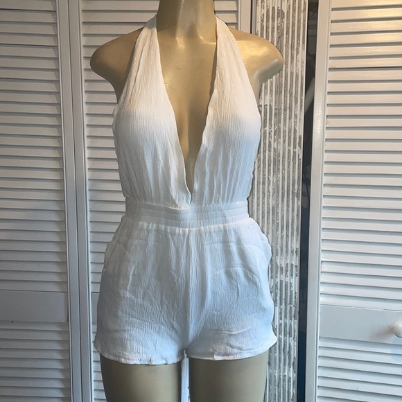Lulus Milos White Convertible Halter Romper size M - Picture 7 of 12